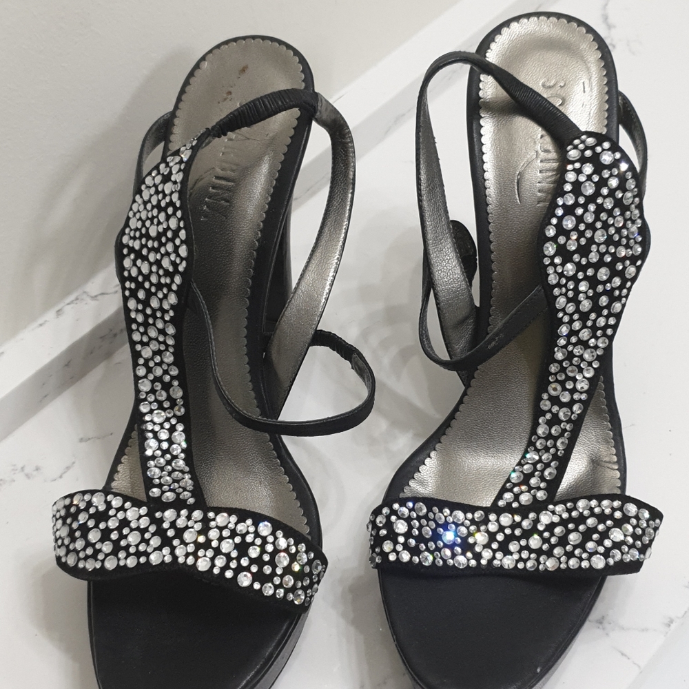 Scarbina  studded platform sandals